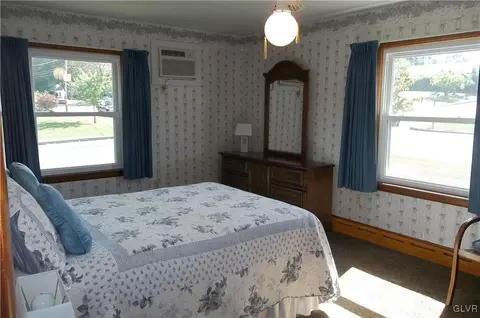 172 E 2nd St, Wind Gap, PA 18091 photo 17