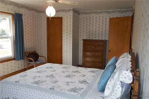 172 E 2nd St, Wind Gap, PA 18091 photo 15