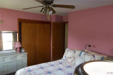 172 E 2nd St, Wind Gap, PA 18091 photo 20