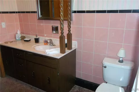 172 E 2nd St, Wind Gap, PA 18091 photo 23