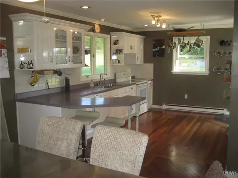 982 State Park Rd, Wind Gap, PA 18091 photo 6