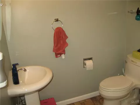 982 State Park Rd, Wind Gap, PA 18091 photo 10