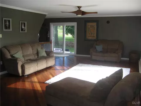 982 State Park Rd, Wind Gap, PA 18091 photo 3