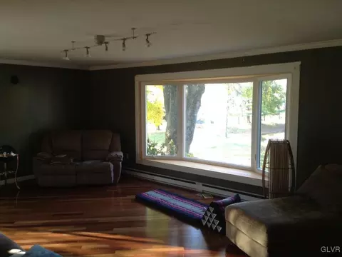 982 State Park Rd, Wind Gap, PA 18091 photo 2