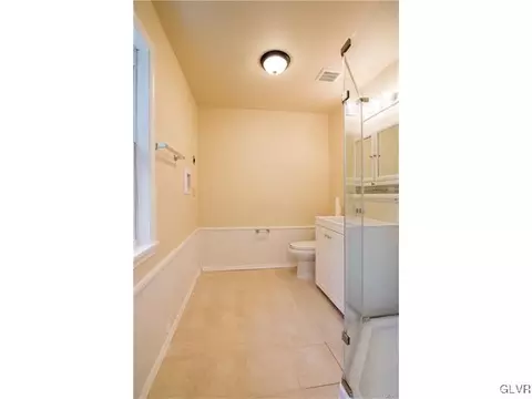 5632 Mohawk Dr, Bethlehem, PA 18017 photo 8