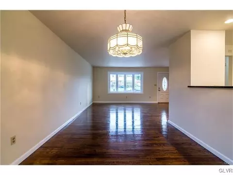 5632 Mohawk Dr, Bethlehem, PA 18017 photo 5