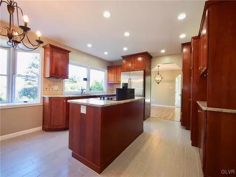 3903 Coleman, Bethlehem, PA 18020 photo 4