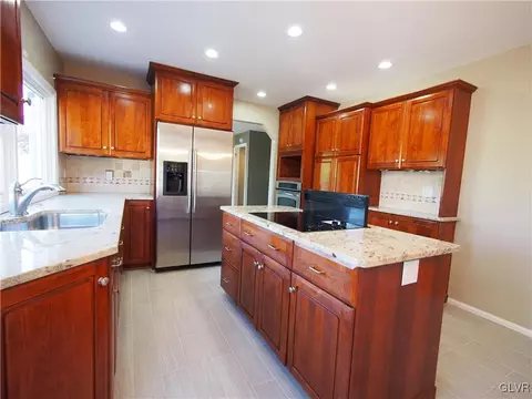 3903 Coleman, Bethlehem, PA 18020 photo 3