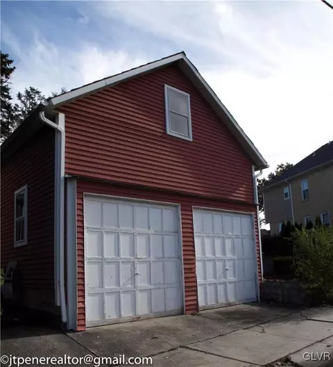 110 E High St, Hellertown, PA 18055 photo 12
