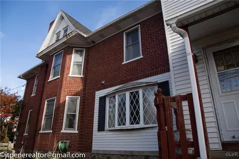 110 E High St, Hellertown, PA 18055 photo 2