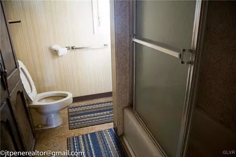 110 E High St, Hellertown, PA 18055 photo 6