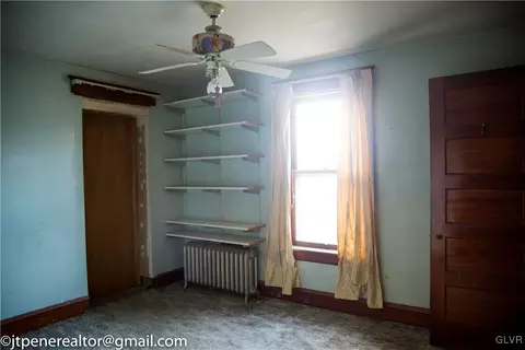 110 E High St, Hellertown, PA 18055 photo 7