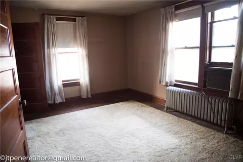 110 E High St, Hellertown, PA 18055 photo 9