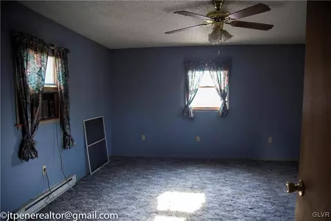 110 E High St, Hellertown, PA 18055 photo 10