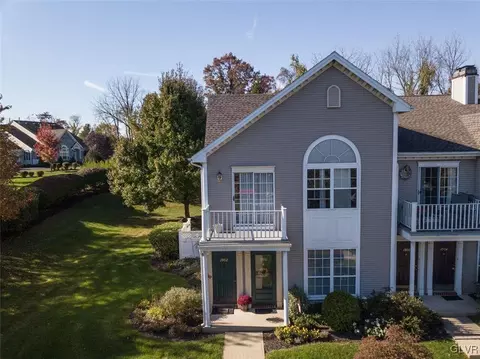1902 Mattis St, Hellertown, PA 18055 photo 2
