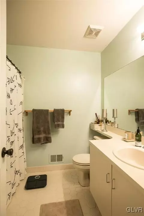 1902 Mattis St, Hellertown, PA 18055 photo 15