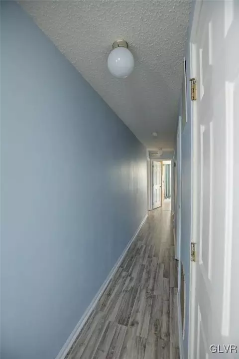 1902 Mattis St, Hellertown, PA 18055 photo 6
