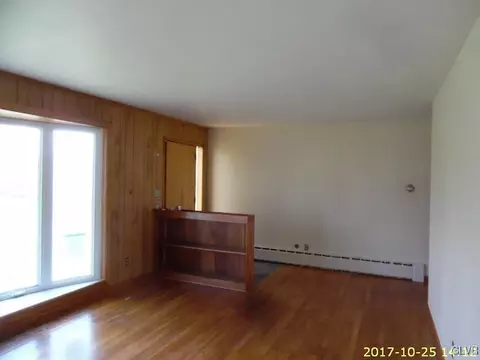 731 Point Phillips Rd, Bath, PA 18014 photo 6