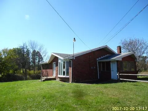 731 Point Phillips Rd, Bath, PA 18014 photo 3