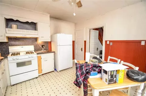 1308 E Bellevue Ave, Laureldale, PA 19605 photo 4