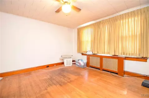 1308 E Bellevue Ave, Laureldale, PA 19605 photo 5