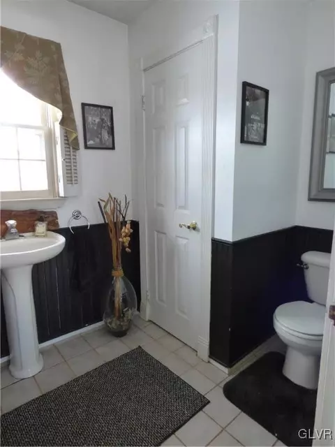 4005 Devonshire Rd, Bethlehem, PA 18020 photo 11