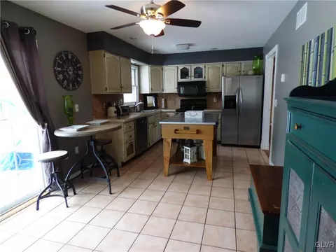4005 Devonshire Rd, Bethlehem, PA 18020 photo 6