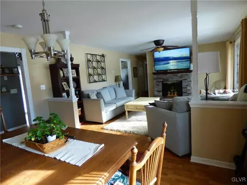 4005 Devonshire Rd, Bethlehem, PA 18020 photo 3