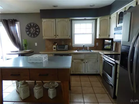 4005 Devonshire Rd, Bethlehem, PA 18020 photo 7