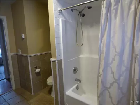 4005 Devonshire Rd, Bethlehem, PA 18020 photo 10