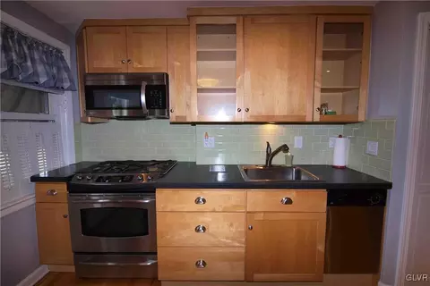 436 E Garrison St, Bethlehem, PA 18018 photo 5