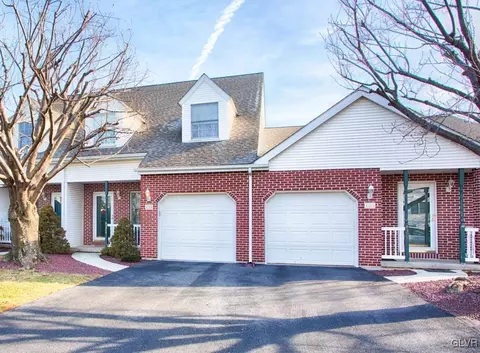 4324 Laurel Ct, Bethlehem, PA 18020 photo 1