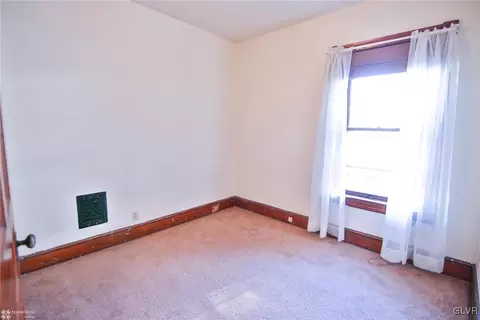 266 Broad St, Bath, PA 18014 photo 16