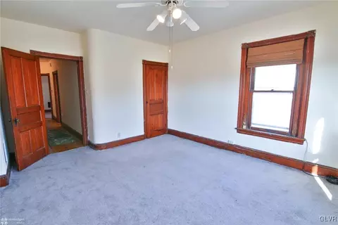 266 Broad St, Bath, PA 18014 photo 15