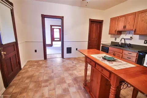 266 Broad St, Bath, PA 18014 photo 11
