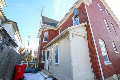 266 Broad St, Bath, PA 18014 photo 23