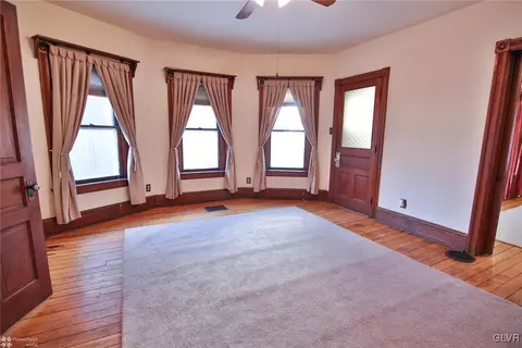 266 Broad St, Bath, PA 18014 photo 5