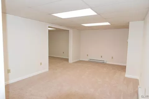 532 E Main St, Bath, PA 18014 photo 17