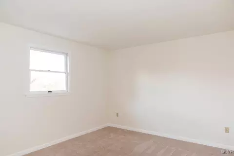 532 E Main St, Bath, PA 18014 photo 12