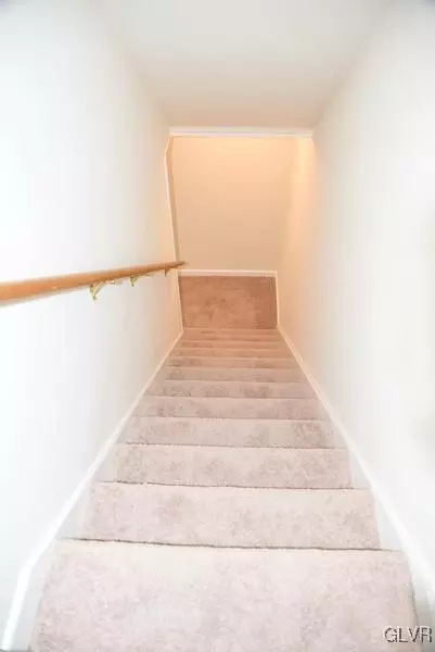 532 E Main St, Bath, PA 18014 photo 16