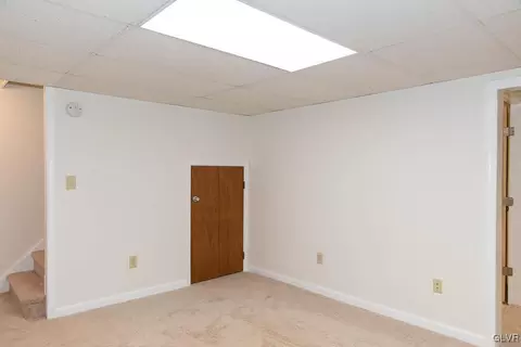 532 E Main St, Bath, PA 18014 photo 18