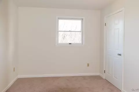 532 E Main St, Bath, PA 18014 photo 15