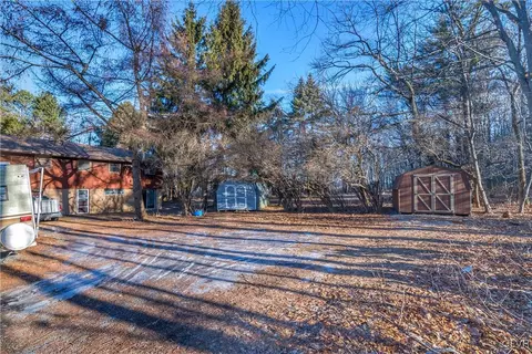 332 Smith Rd, Bath, PA 18014 photo 5
