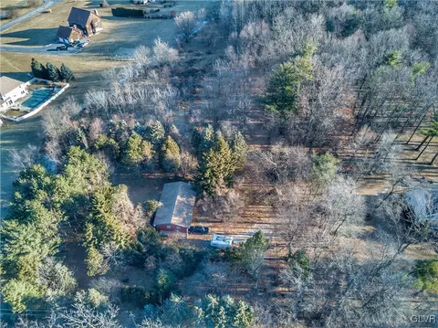 332 Smith Rd, Bath, PA 18014 photo 9