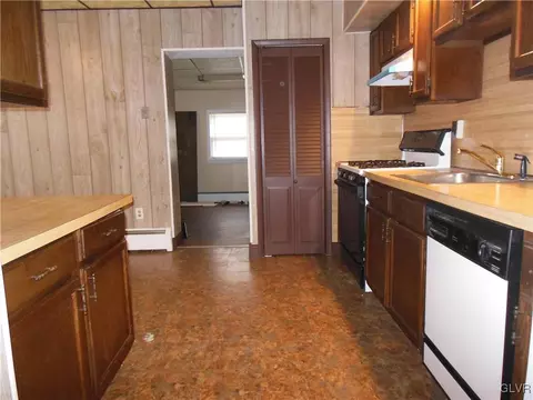 233 E Union Blvd, Bethlehem, PA 18018 photo 2
