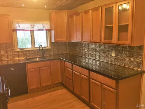 317 E Garrison St, Bethlehem, PA 18018 photo 6