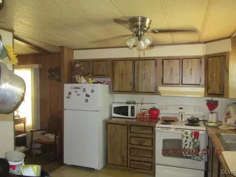 2 Parkview Ct, Bath, PA 18014 photo 9