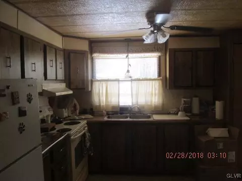 2 Parkview Ct, Bath, PA 18014 photo 8
