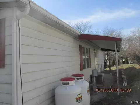 2 Parkview Ct, Bath, PA 18014 photo 6