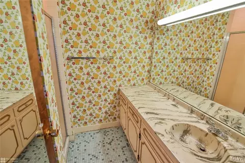 313 Spring St, Bethlehem, PA 18018 photo 25